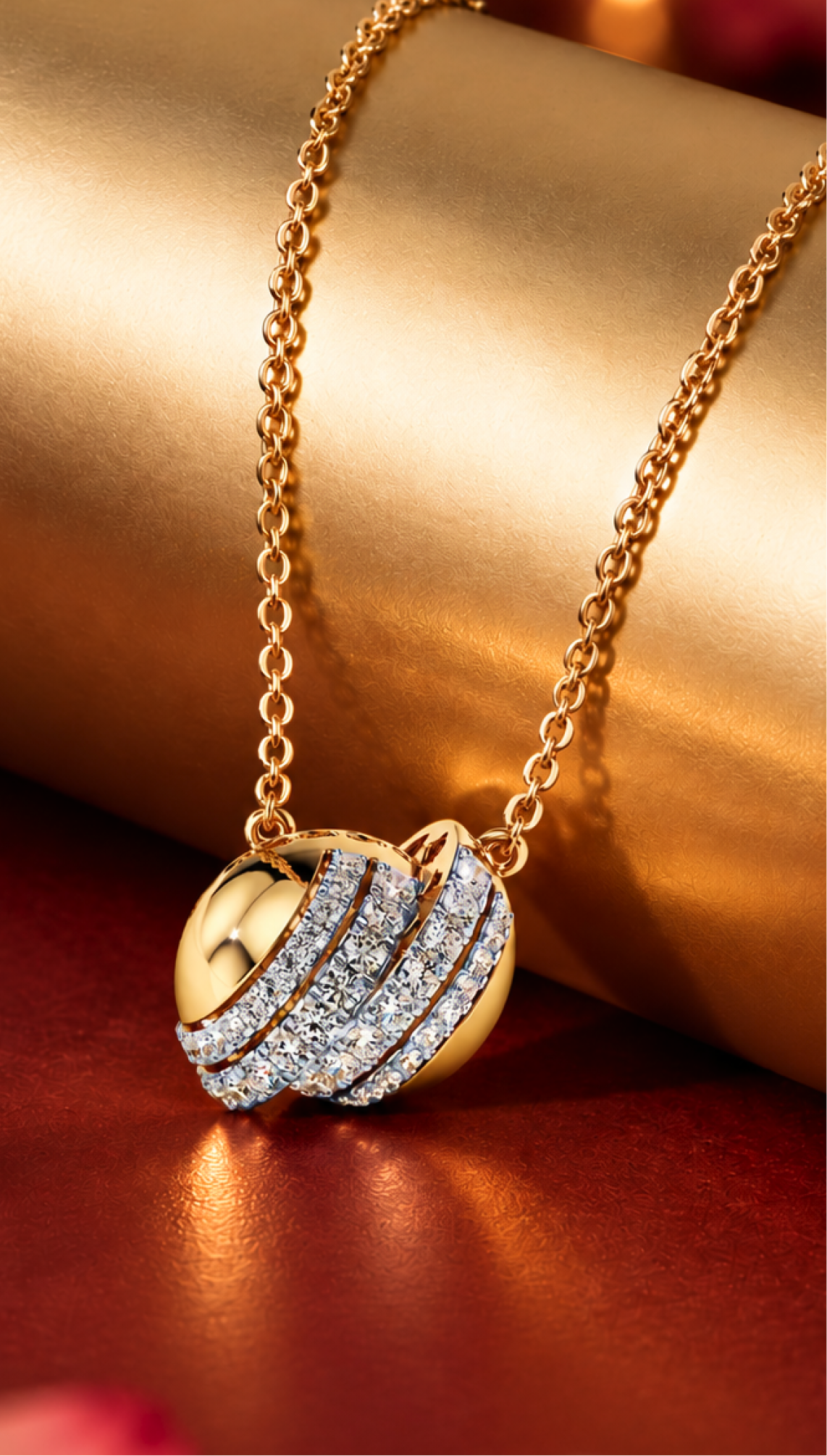 Chain with pendant