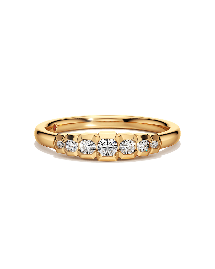 Graduated Gleam Ring